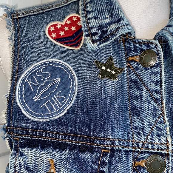 American Eagle Outfitters Denim Patched Vest - Picture 2 of 11